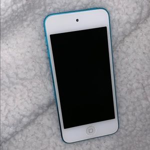 iPod touch (cases included)